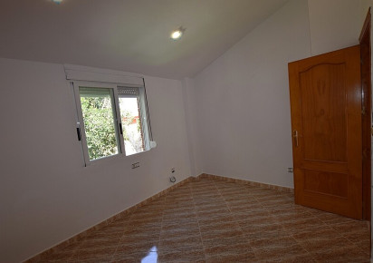 Resale · Country house · Orihuela