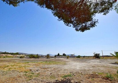 Resale · Country house · Orihuela