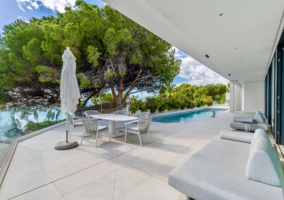 Resale · detached house · Altea