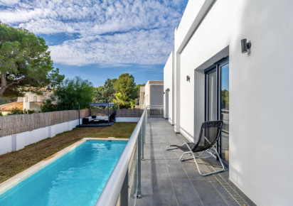 Resale · detached house · Altea