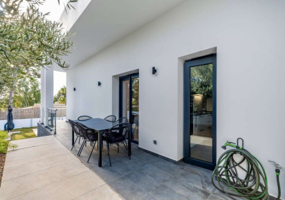 Resale · detached house · Altea