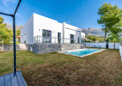 Resale · detached house · Altea