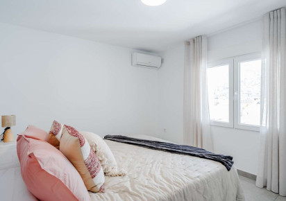 Resale · detached house · Calpe
