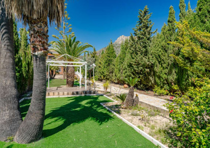 Resale · detached house · Calpe