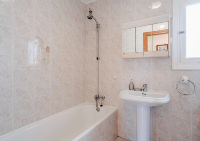 Resale · detached house · Calpe