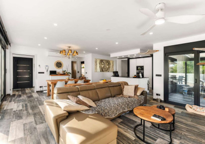 Resale · detached house · Calpe