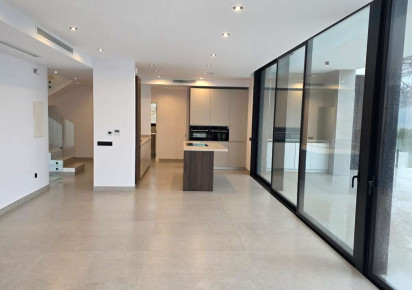 Resale · detached house · Calpe