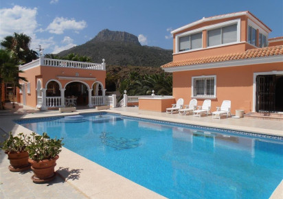 Resale · detached house · Calpe