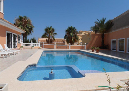 Resale · detached house · Calpe