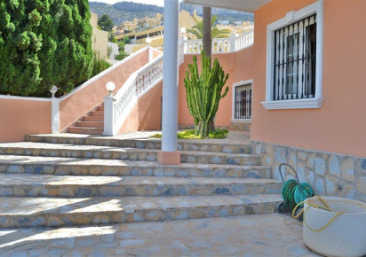 Resale · detached house · Calpe