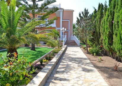 Resale · detached house · Calpe