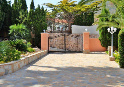 Resale · detached house · Calpe