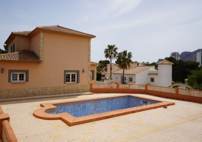 Resale · detached house · Calpe