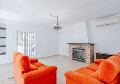 Resale · detached house · Costeres