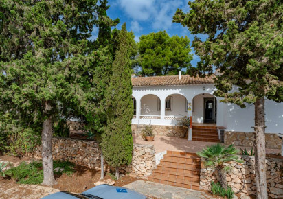 Resale · detached house · Costeres