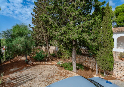Resale · detached house · Costeres