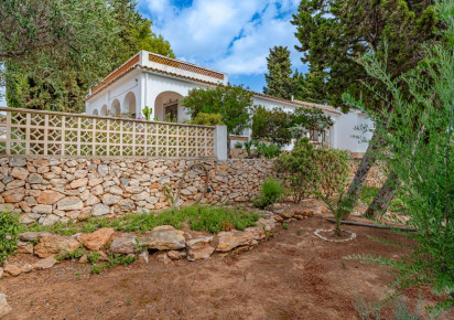 Resale · detached house · Costeres