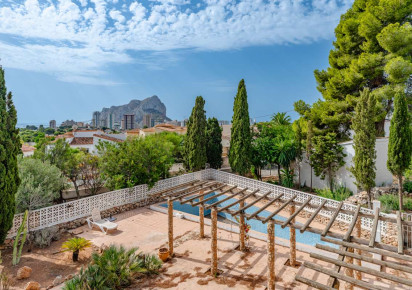 Resale · detached house · Costeres
