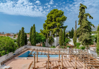 Resale · detached house · Costeres