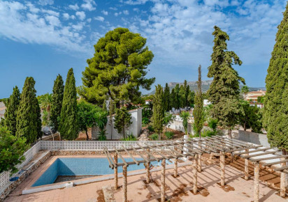Resale · detached house · Costeres