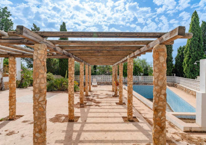 Resale · detached house · Costeres