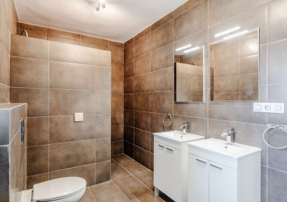 Resale · detached house · Costeres