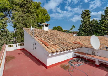Resale · detached house · Costeres