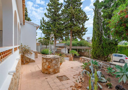 Resale · detached house · Costeres