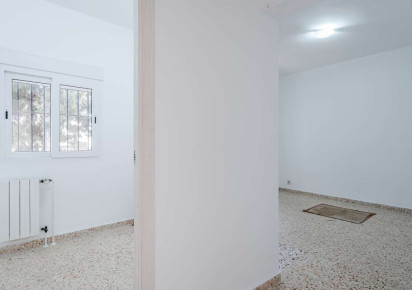Resale · detached house · Costeres
