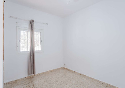 Resale · detached house · Costeres