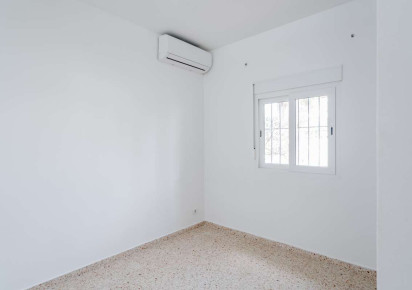 Resale · detached house · Costeres