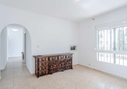 Resale · detached house · Costeres