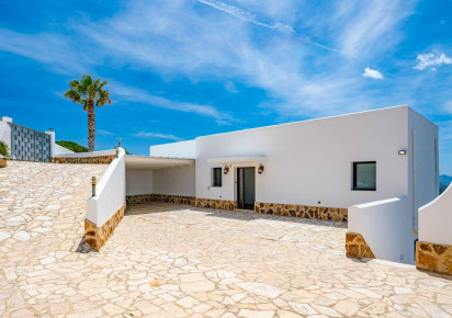 Resale · detached house · Cumbre del Sol