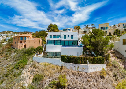 Resale · detached house · Cumbre del Sol