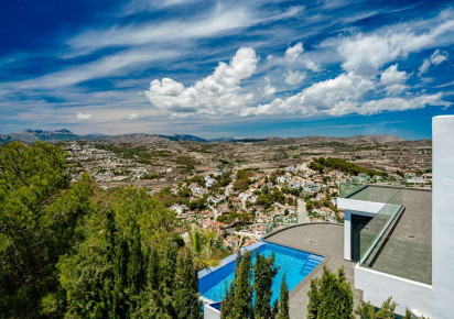 Resale · detached house · Cumbre del Sol