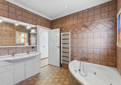 Resale · detached house · Les Bassetes