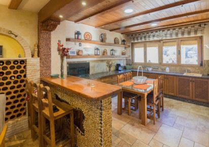 Resale · detached house · Redován