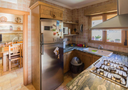 Resale · detached house · Redován