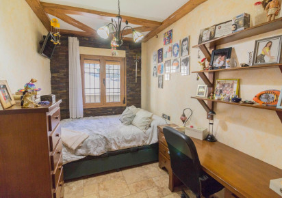 Resale · detached house · Redován