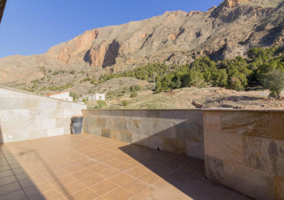 Resale · detached house · Redován