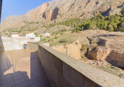 Resale · detached house · Redován