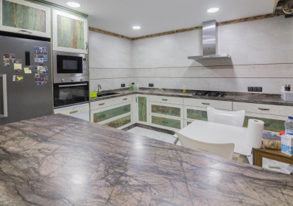 Resale · detached house · Redován