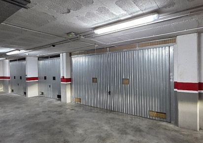 Resale · Garage · La Mata