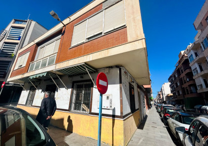 Resale · House · Torrevieja · Centro
