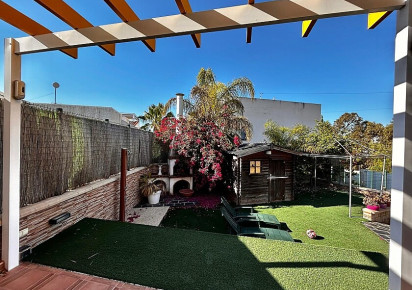 Resale · Semidetached villa · Mil Palmeras