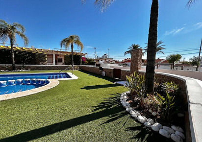 Resale · Semidetached villa · Mil Palmeras