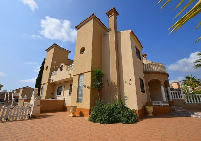 Resale · Semidetached villa · Orihuela Costa · Villamartin area