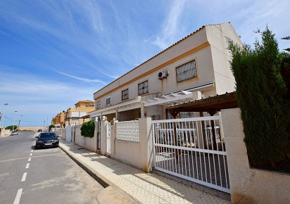 Resale · Semidetached villa · Torrevieja · Calas - norte ciudad