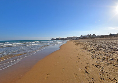 Resale · Semidetached villa · Torrevieja · Calas - norte ciudad