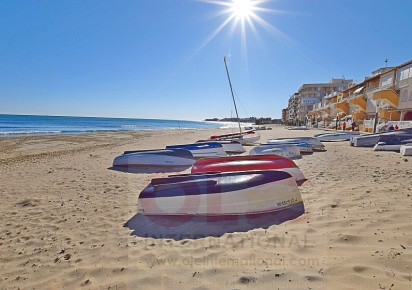 Resale · Semidetached villa · Torrevieja · Calas - norte ciudad